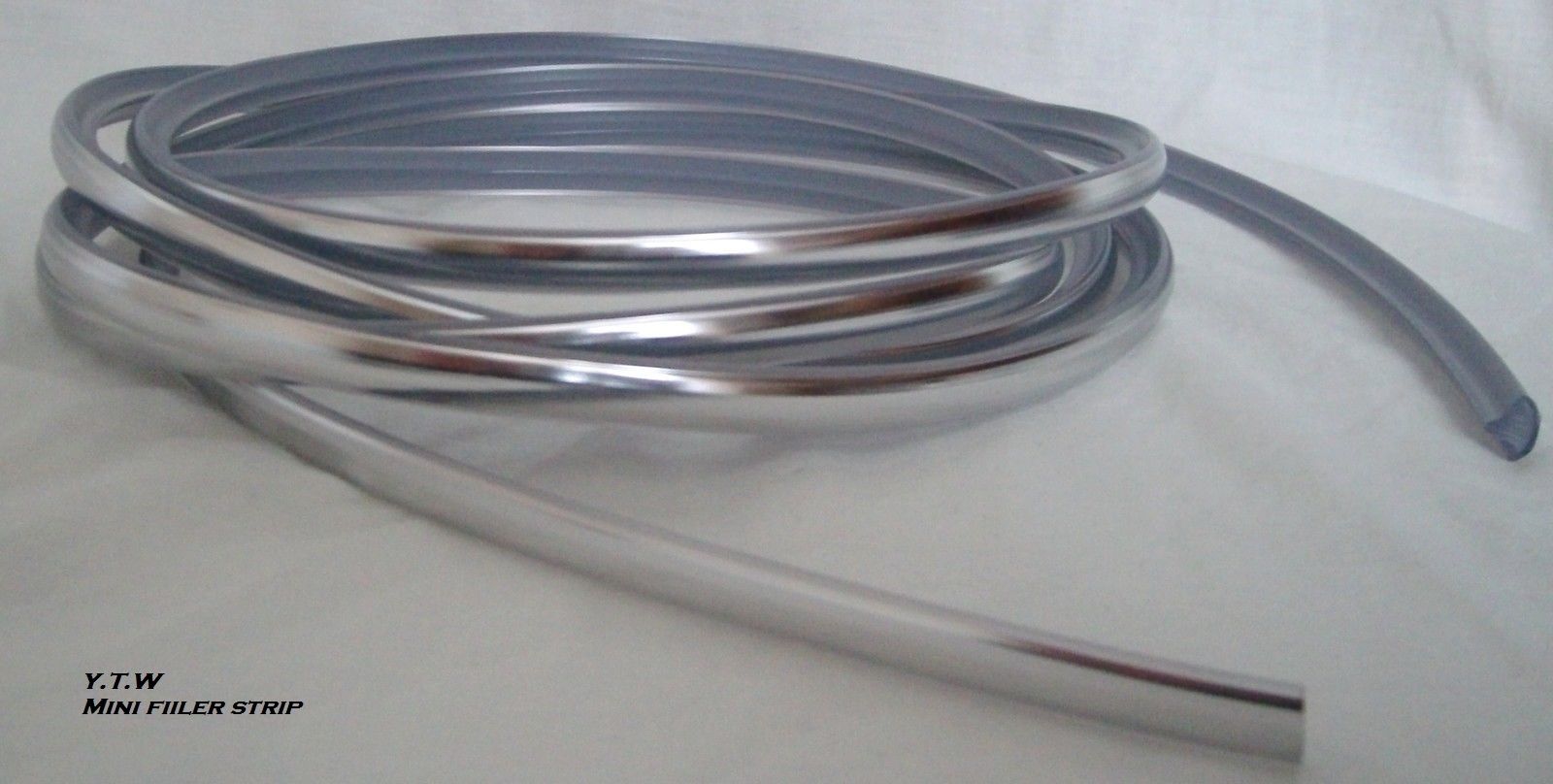 CLASSIC MINI WINDSCREEN CHROME FILLER LOCKING STRIP INSERT x 3M YTW