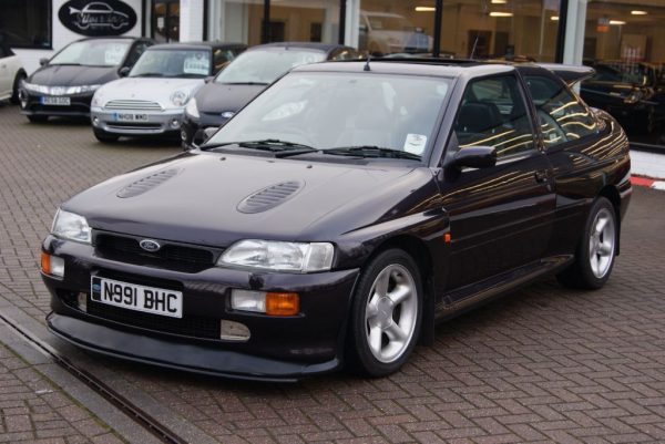 FORD ESCORT MK4  WINDSCREEN ***SUPPLY ONLY ******