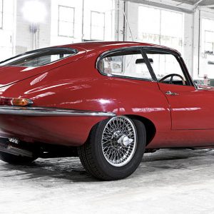 JAGUAR E TYPE SERIES 3  2  2  Coupe   WINDSCREEN ****BRAND NEW ********