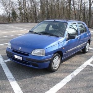 RENAULT CLIO   MK1 WINDSCREEN WINDSCREEN TRIM **2 PCE ***SUPPLY ONLY ******
