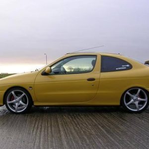 RENAULT MEGANE COUPE   WINDSCREEN  ***SUPPLY ONLY ******