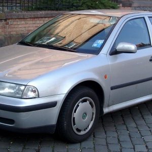 SKODA OCTAVIA DOOR GLASS    2004 on   ***SUPPLY ONLY ******